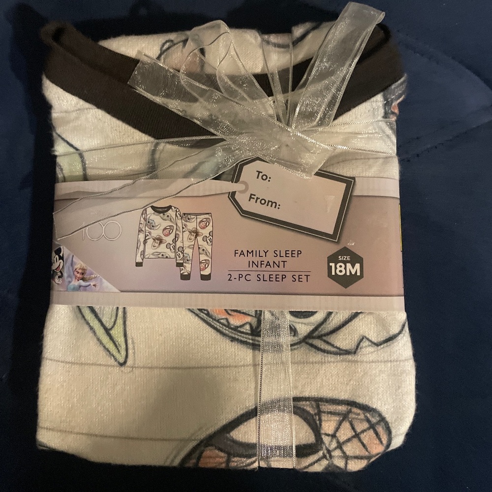 Disney infant sleeping set
